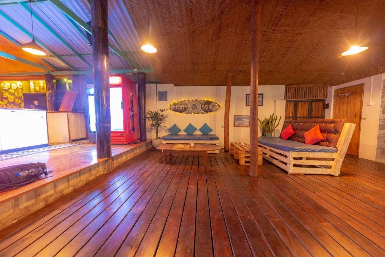 Hotel Happy Bay à Weligama Extérieur photo