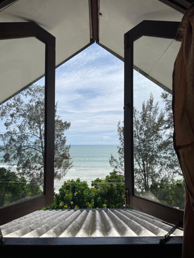 Hotel Happy Bay à Weligama Extérieur photo