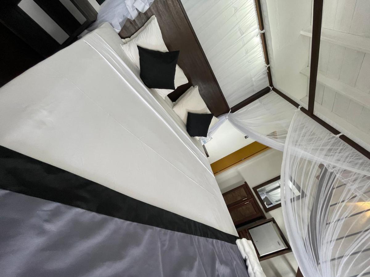 Hotel Happy Bay à Weligama Extérieur photo