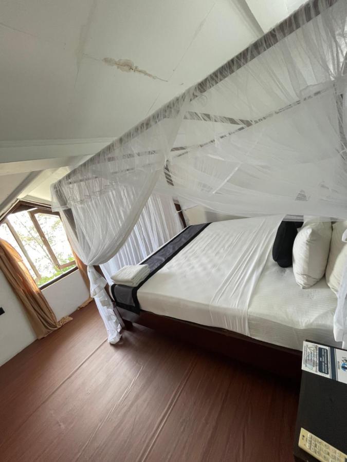 Hotel Happy Bay à Weligama Extérieur photo