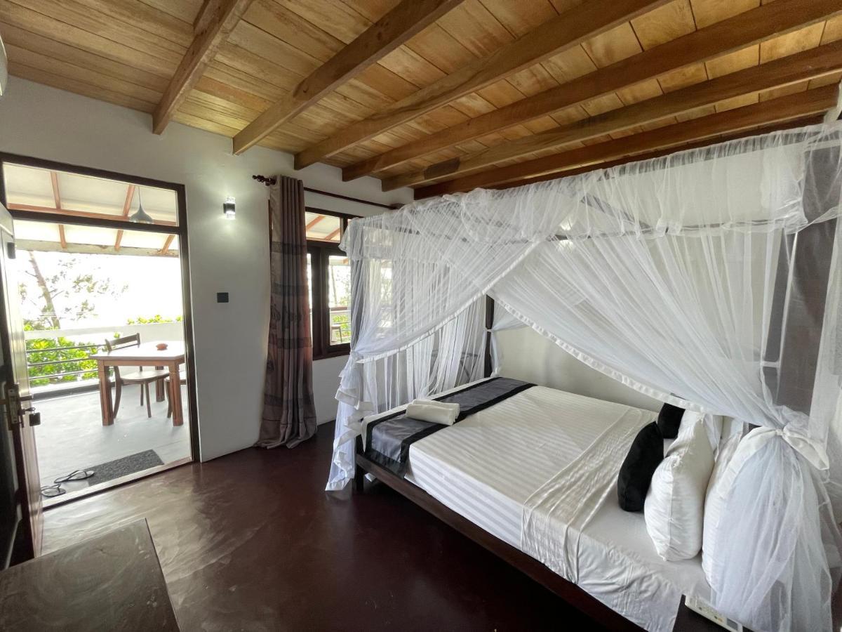 Hotel Happy Bay à Weligama Extérieur photo